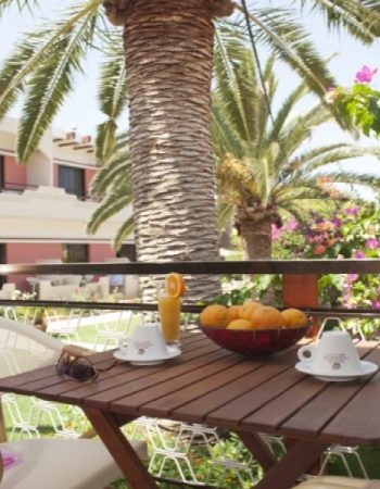 Nikolas Suites