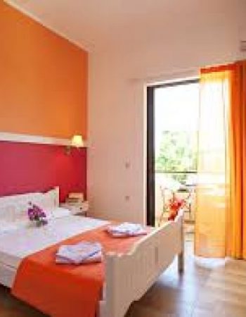 Nikolas Suites